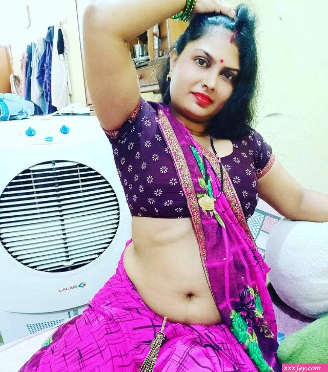 Lahore aunty blouse hot images facebook - XxxJay