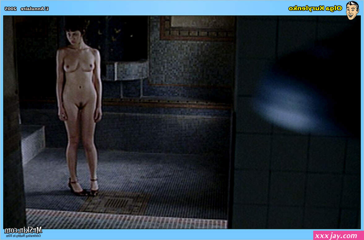 0021-olga-kurylenko-nude-03.jpg