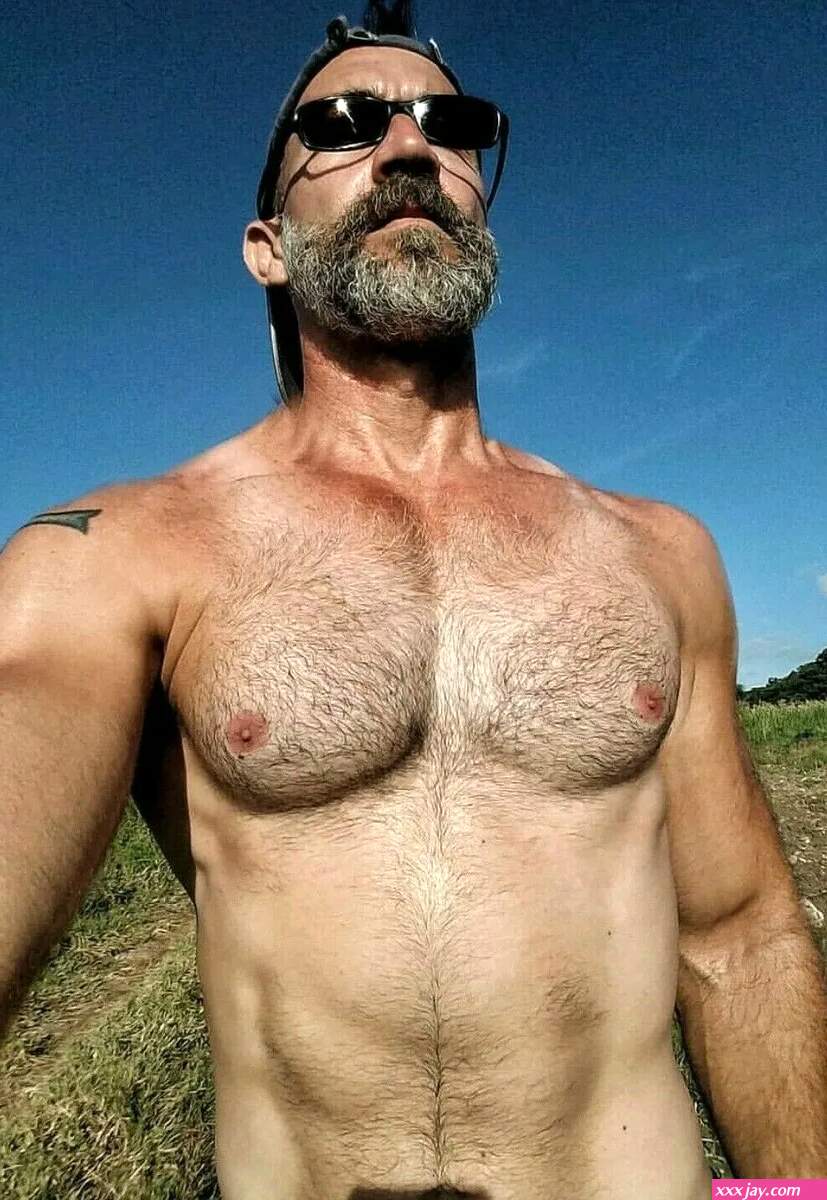 Shirtless Male Muscular Mature Salt Pepper Beard Hairy Chest Man PHOTO 4X6 B1875