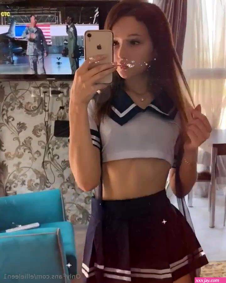 Ellie big folder Video 2