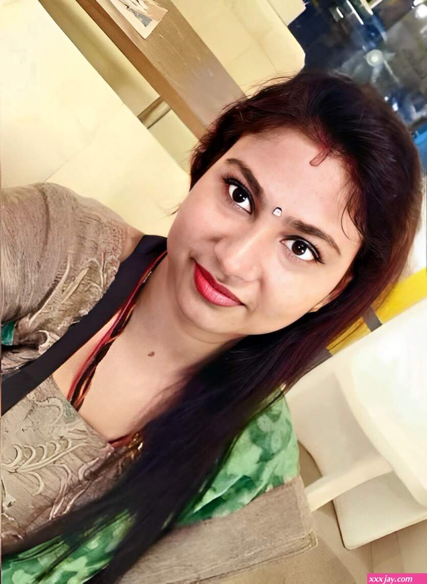 Indian aunty photo
