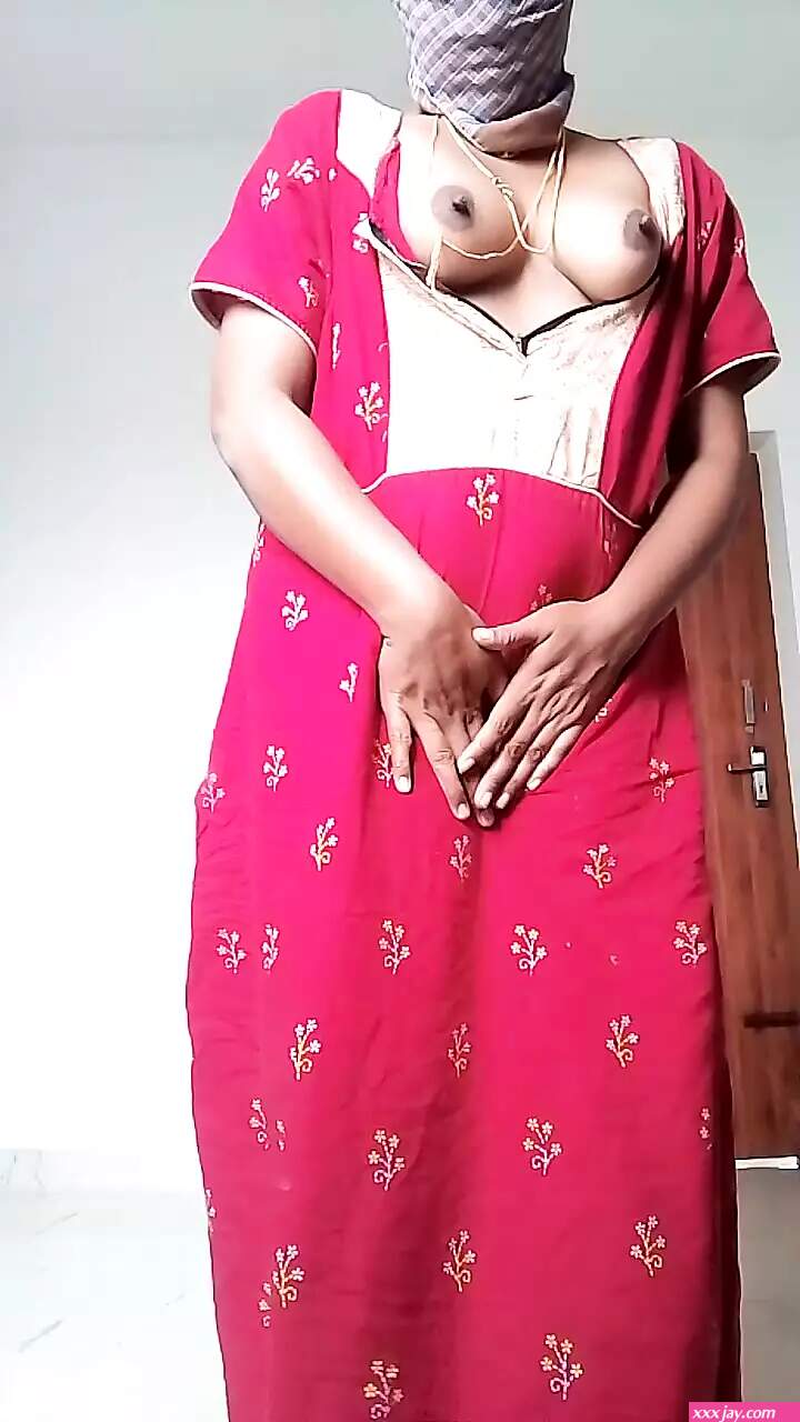 Tamil big ass aunty remove clothes