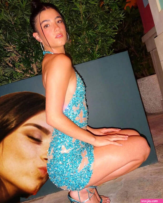 Dixie DAmielo worshipping Charli DAmelio ASS by PosterTheMoster on DeviantArt