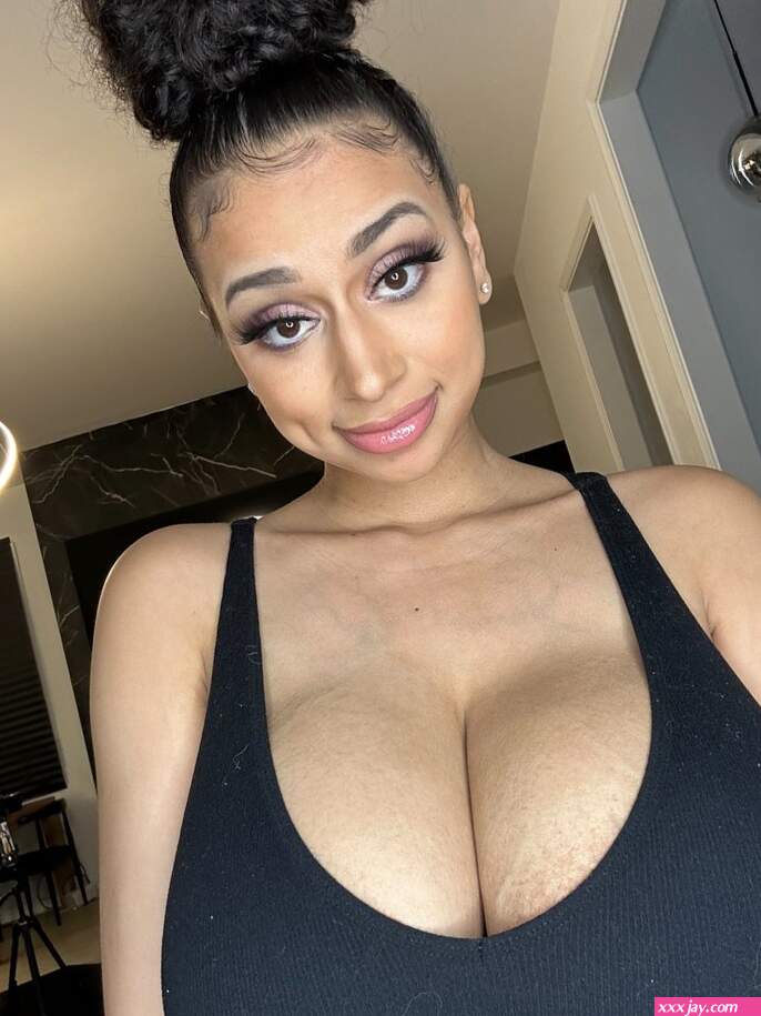 Allurhia tits Best adult photos at doai.tv