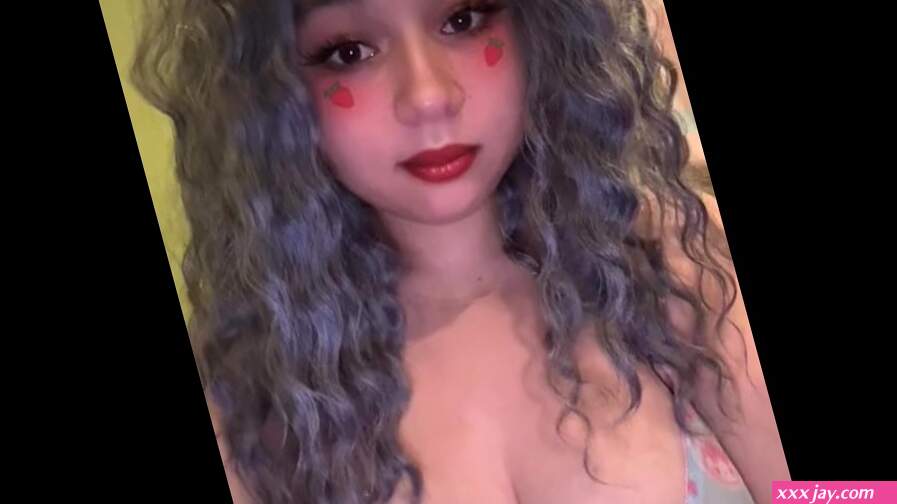 TikTok Egirl Slut With Big Boobs Vanilla Faith