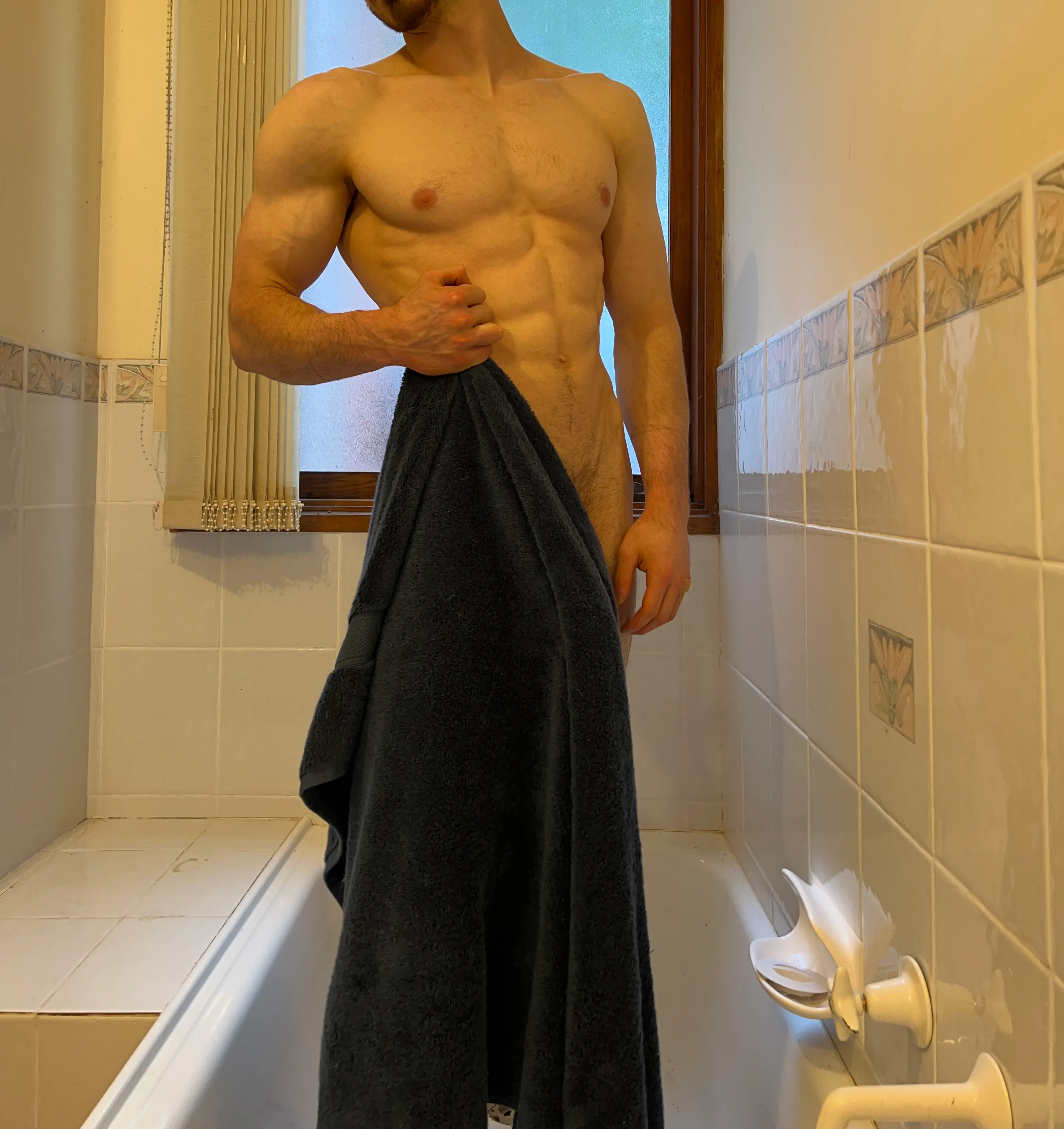 How To Take Nudes According to Guys Who Take Lots of Nudes