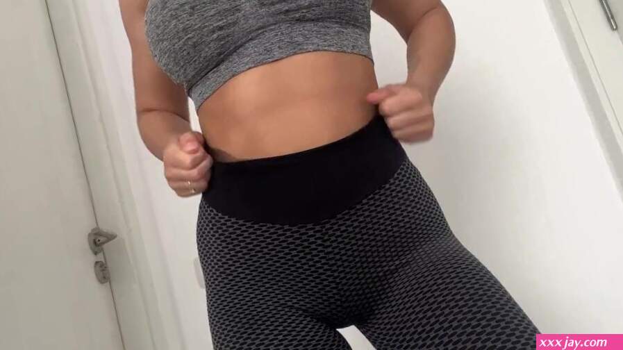 Fitness model in Leggings with amazing butt and big tits CandyLuxxx