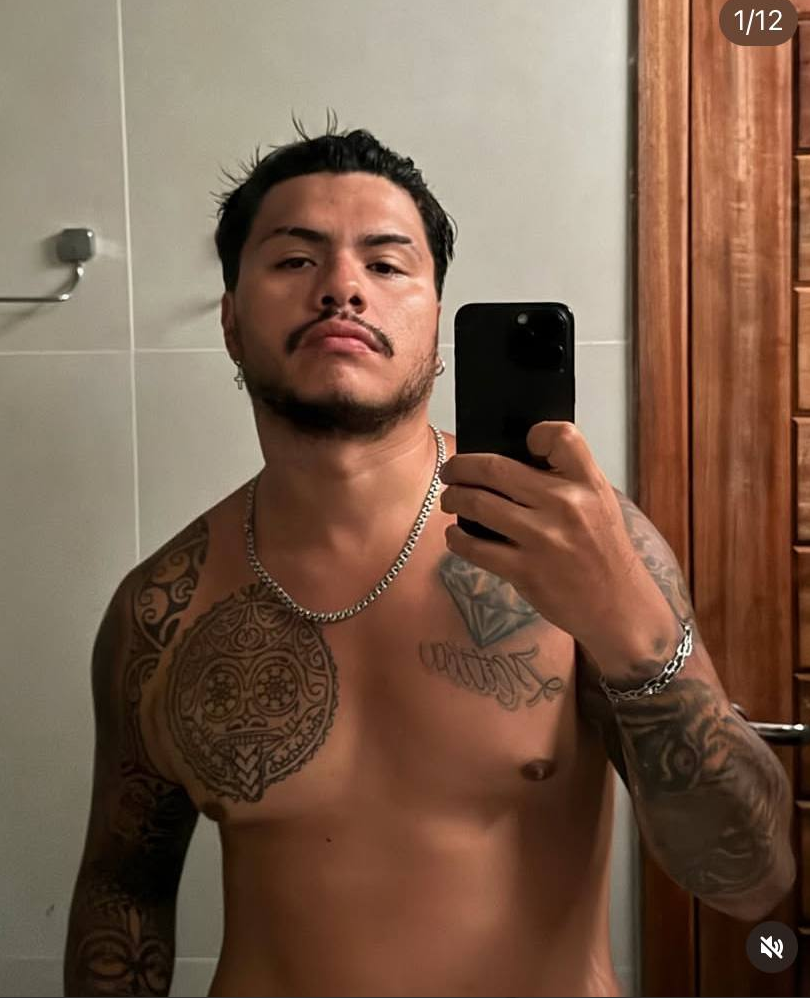 Vdeo de Thiago Marques Mtico pelado e mostrando a rola grossa