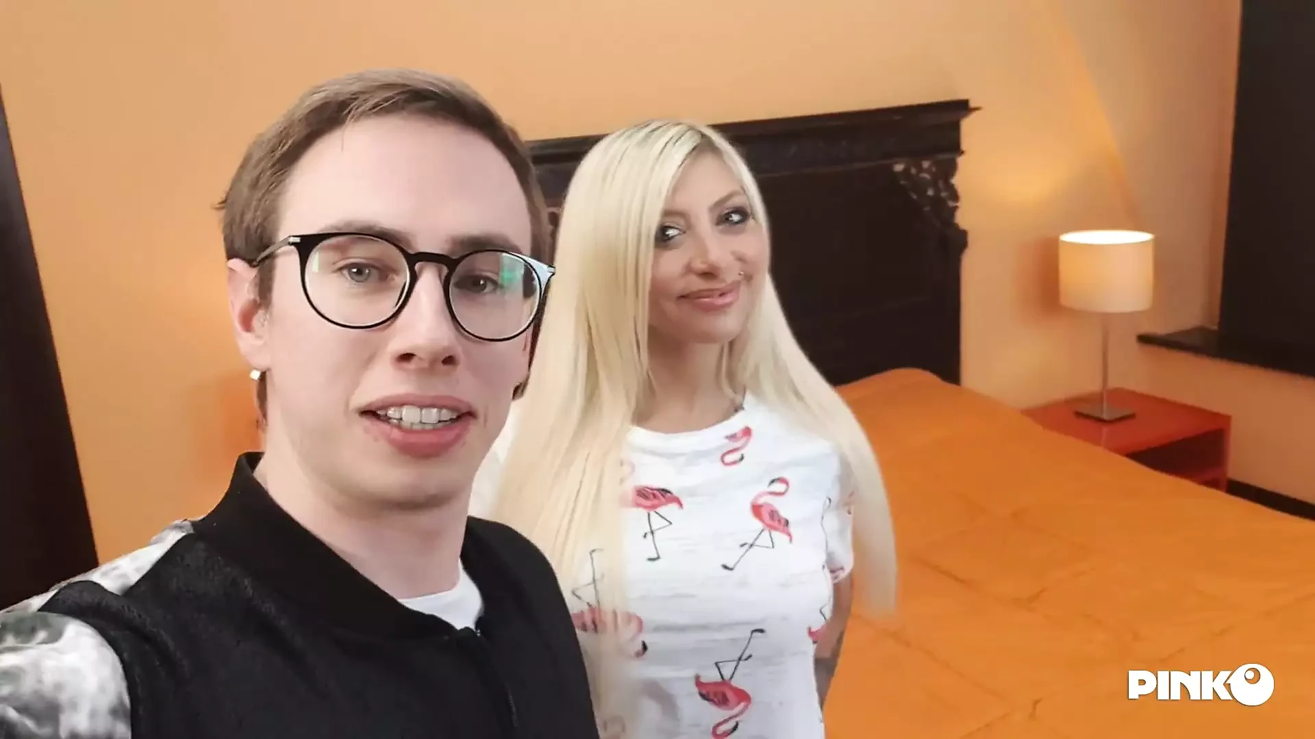 Primo porno per la bellissima Lisa Amane con il mitico Max Felicitas