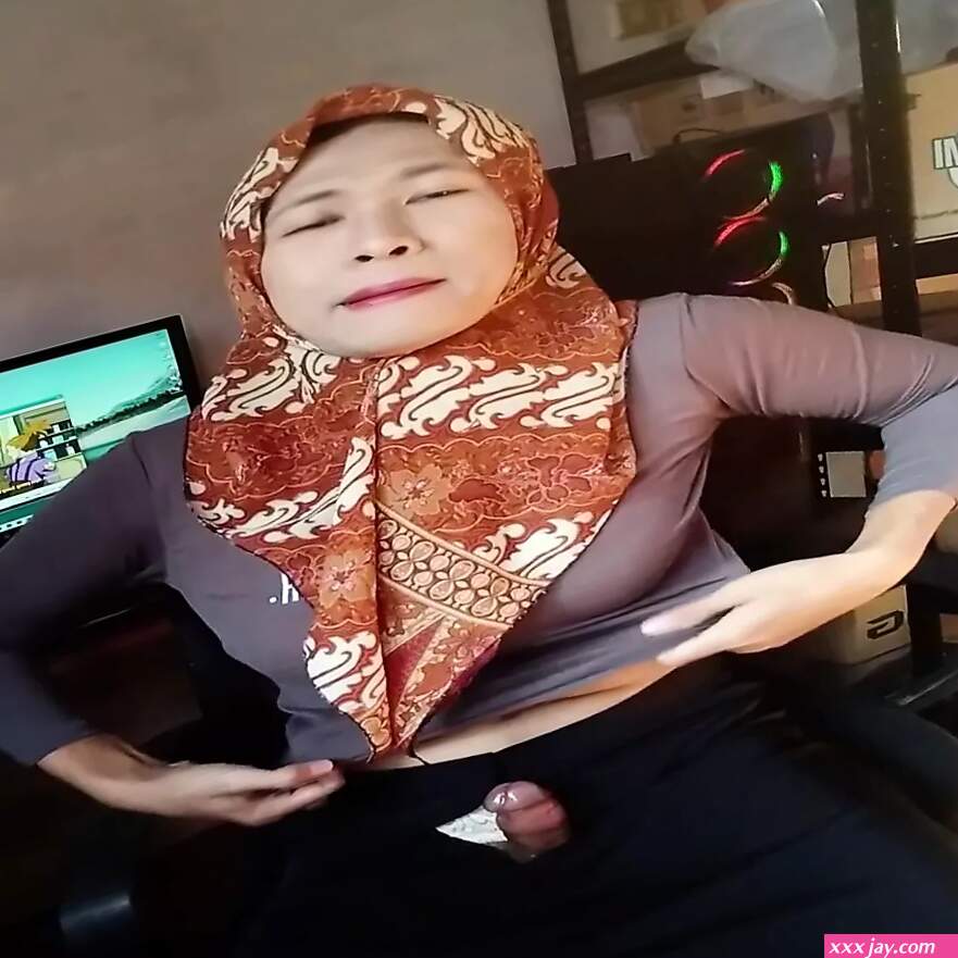 Indo Shemale Hijab Masturbation in Office feat. Mitha Zhe by FapHouse