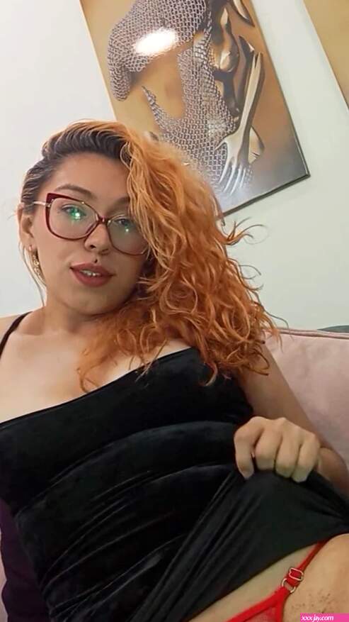 Sexy tieners naakt rood met Nia Cavallini: Webcam Bril Gekleurd Haar Colombiaan Roodharige Porno Video
