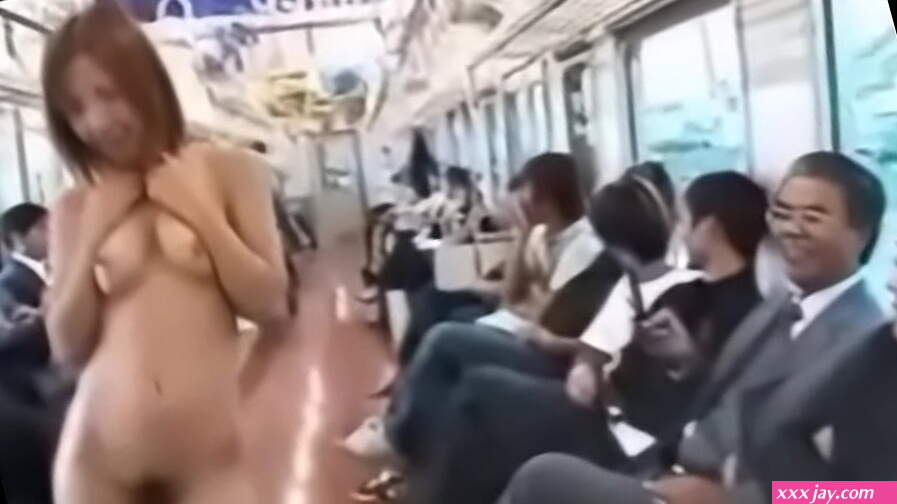 Superbe Asian.Nude In Public Exhibitionist Exposure Subway