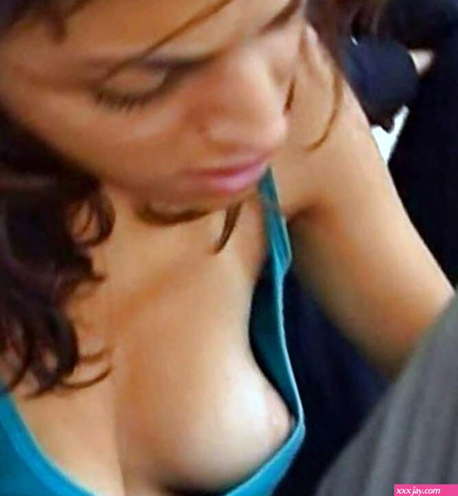 young brunettes nipple accidentally flashed Brunette pics College girls pics Dark haired girls Downblouse pics Nip slip pics Side boob pics