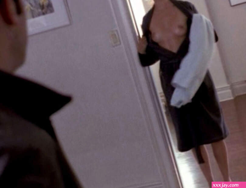 Naked Elizabeth Berkley in Moving Malcolm ANCENSORED