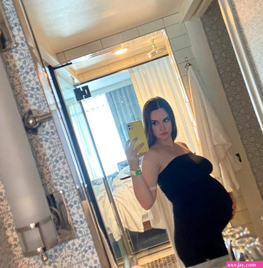Ema Horvath Nude Leaks