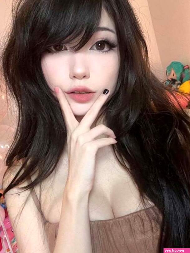 Emiru Nude and Sexy Collection