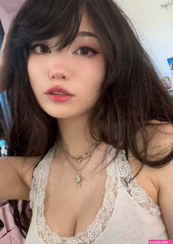 Emiru Nude and Sexy Collection