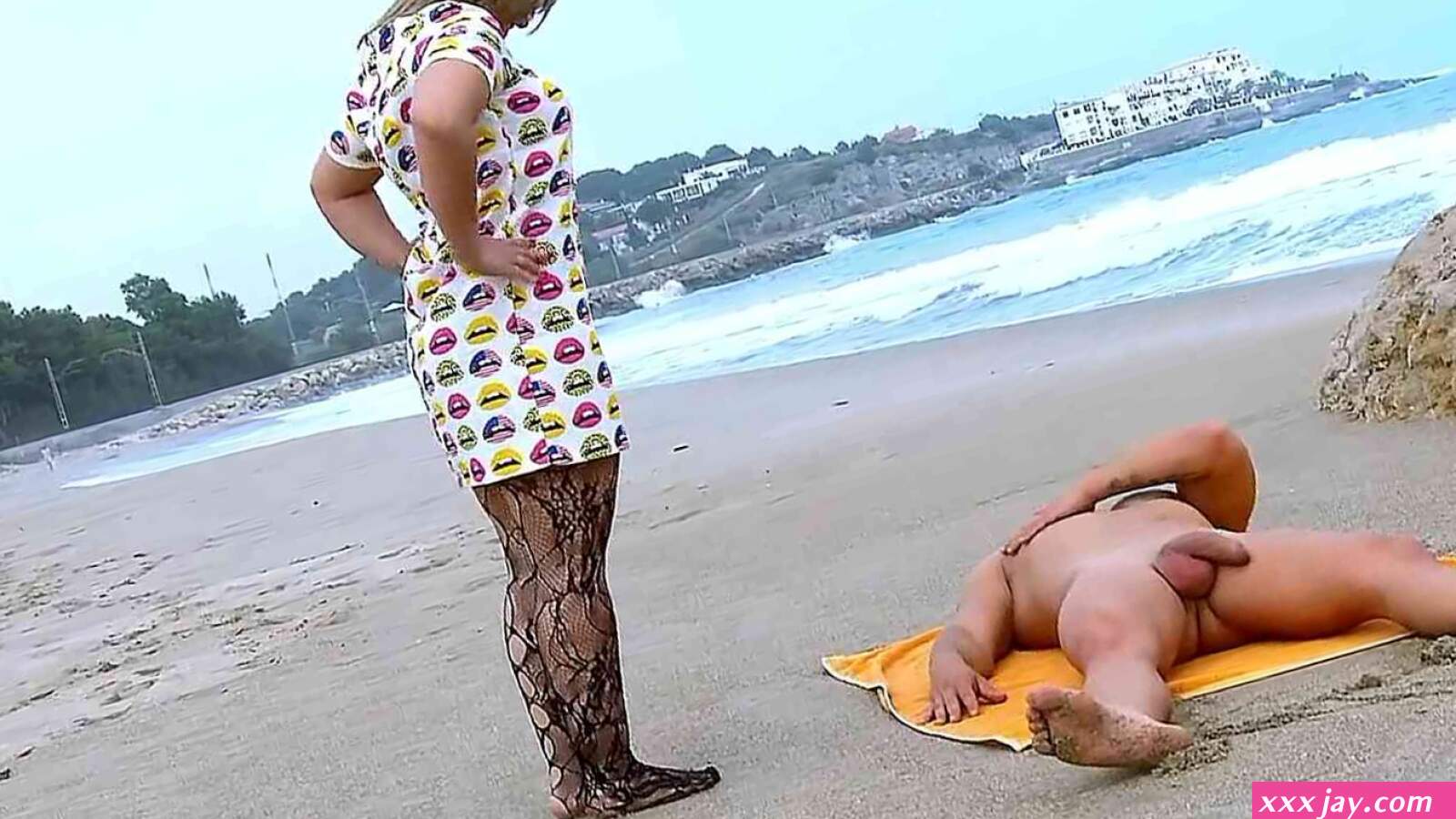Curvy Teen seduce Stranger to Fuck her at Nude Beach...