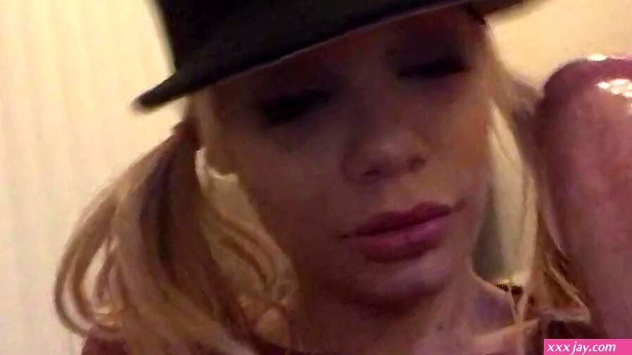 Riley gives head Porn