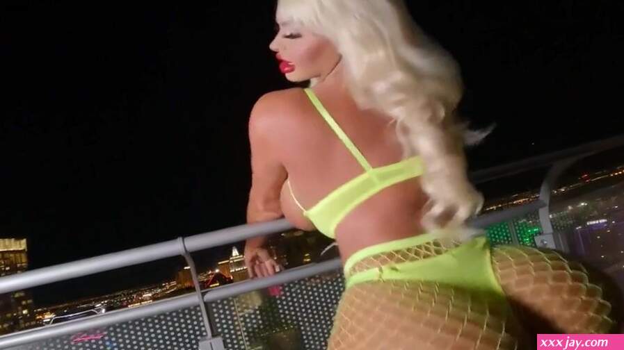 Haley Lane: Yellow lingerie hardcore !