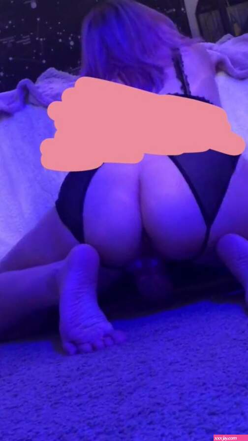 Hollyava riding