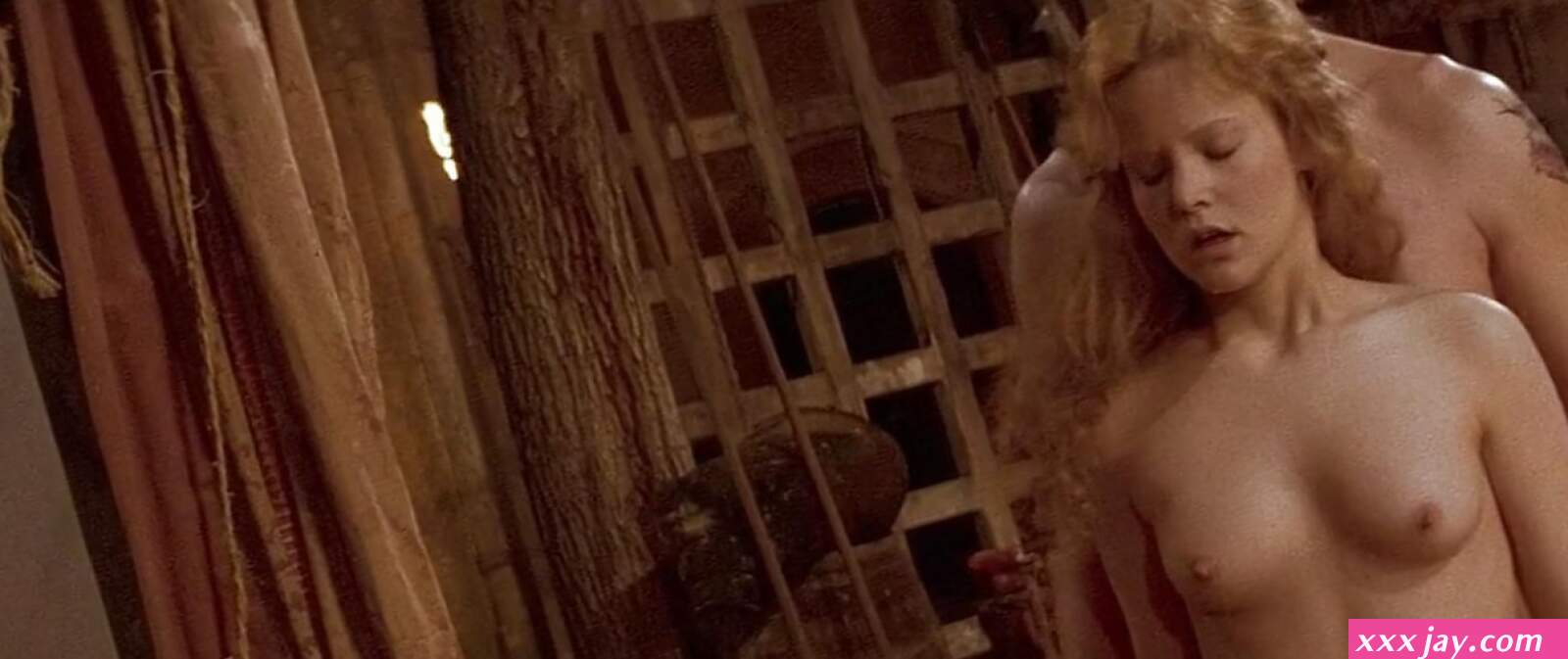 Jennifer Jason Leigh Nude 7 Pics