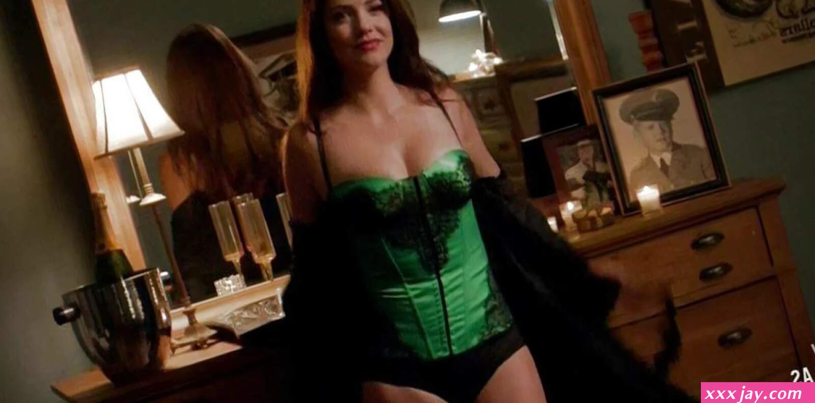Julie Gonzalo Nude OnlyFans Leak Picture O45svL25n6
