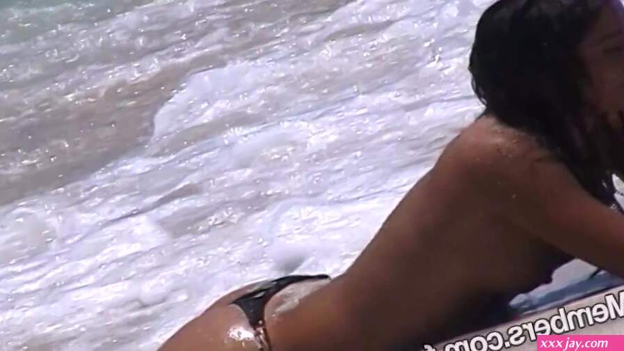 Voyeurs Paradise South Beach Hot Topless Sunbathers