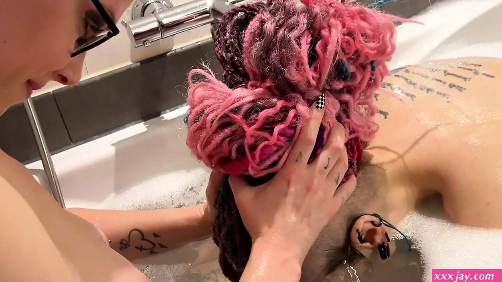 Underwater lesbian sex Porno Videos