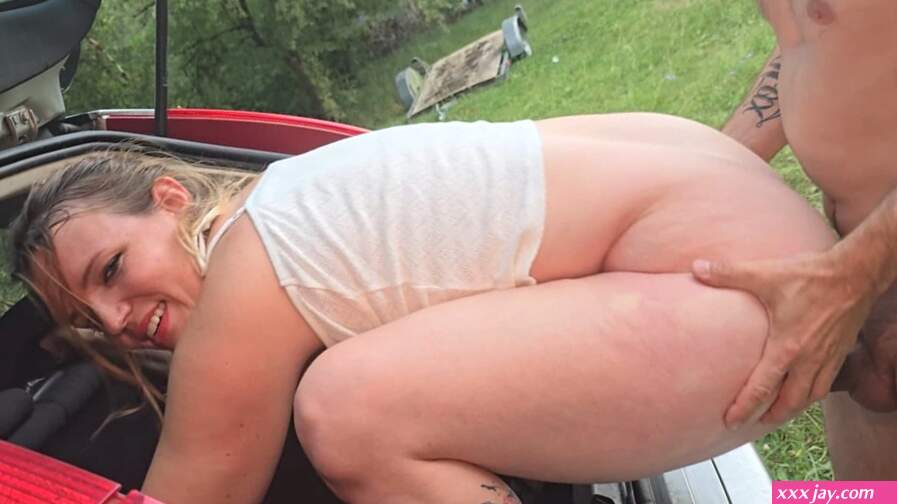 Vidéos porno gratuites Capot De Voiture