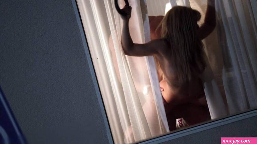Melissa Rauch Nude And Wild Sex Actions in The Bronze