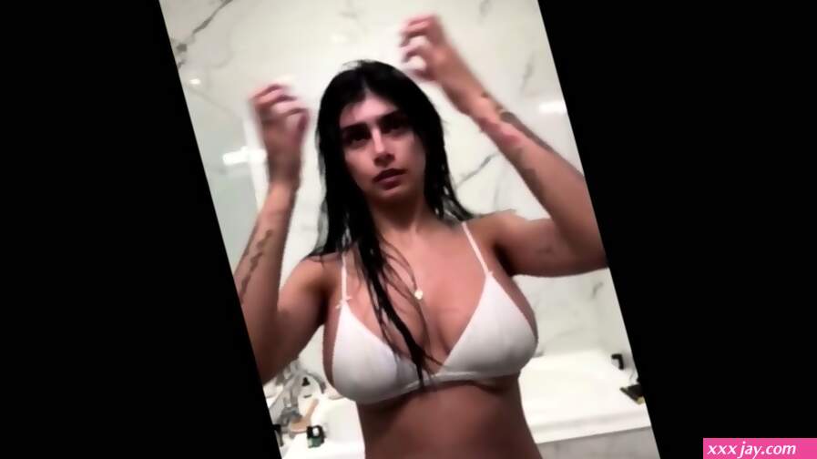 Mia Khalifa After Bath Clothing Allure Onlyfans A