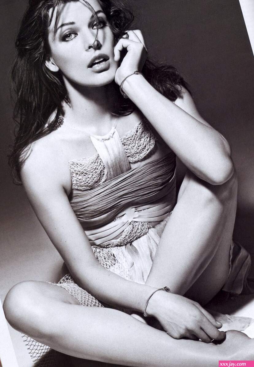 Milla Jovovich Nude Pictures. Rating 8.1610