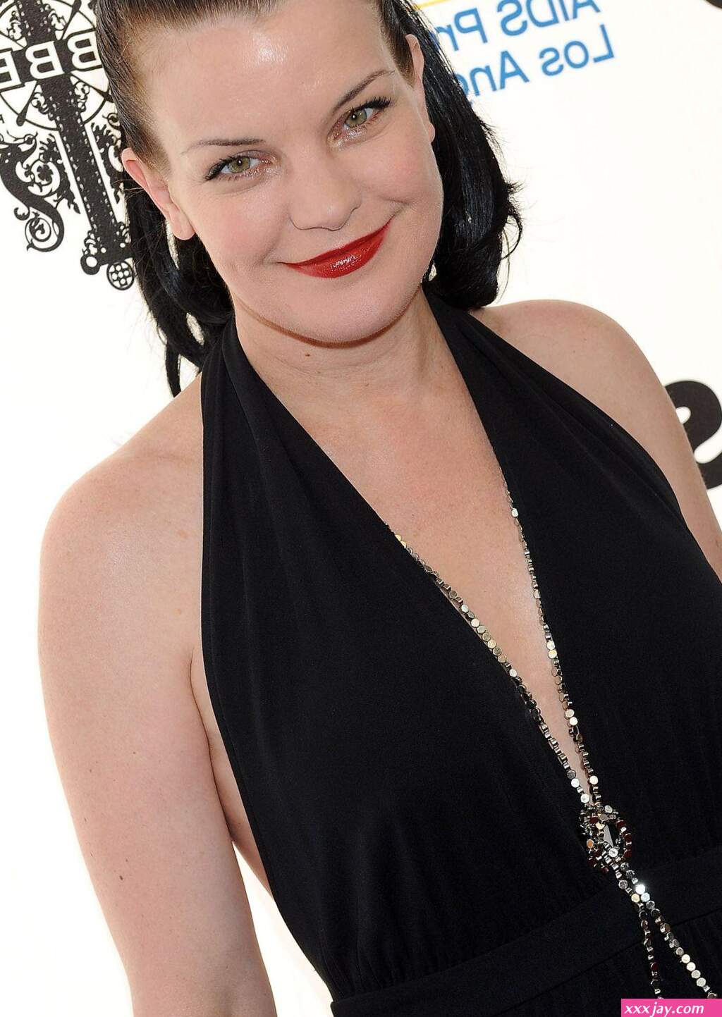 PAULEY PERRETTE Nude