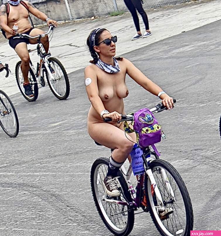 File:World Naked Bike Ride Los Angeles.jpg