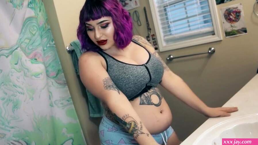 GFE Feedee Wardrobe Fail w Button Pop