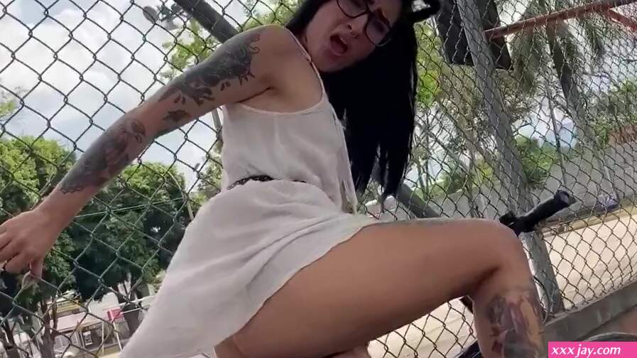 How to ride a bike while i fuck my pussy with a dildo.