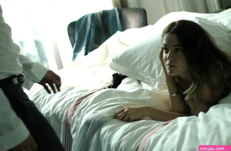 Nude Scenes: Riley Keough in The Girlfriend Experience