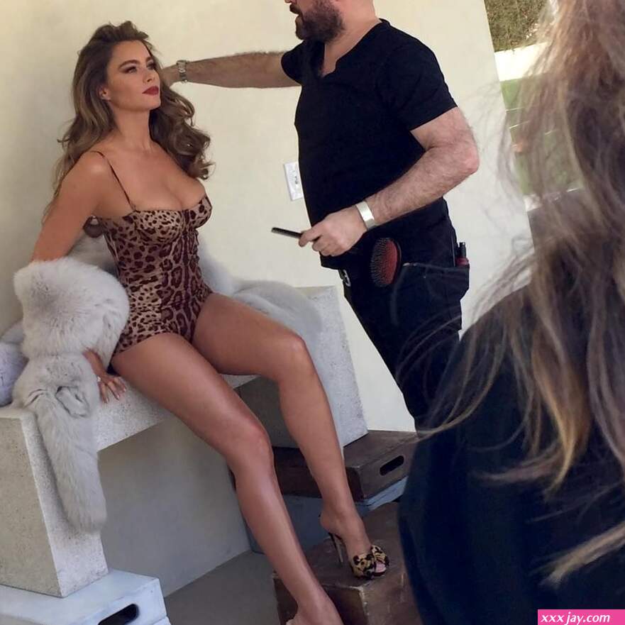 Sofia Vergara Nude Boobs Bts Vanity Fair Photoshoot