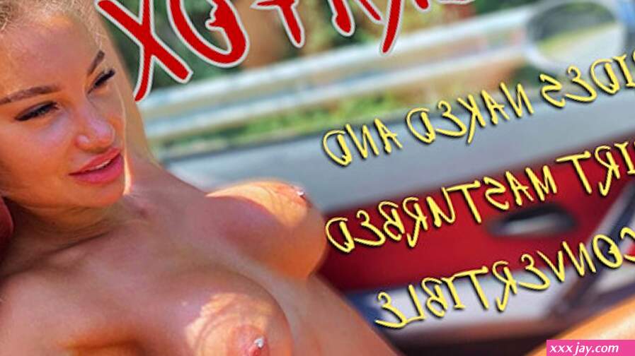PORN STAR RIDES NAKED AND MASTURBED RIGHT IN CONVERTIBLE