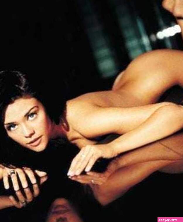 Susan Ward Nude Photo Collection
