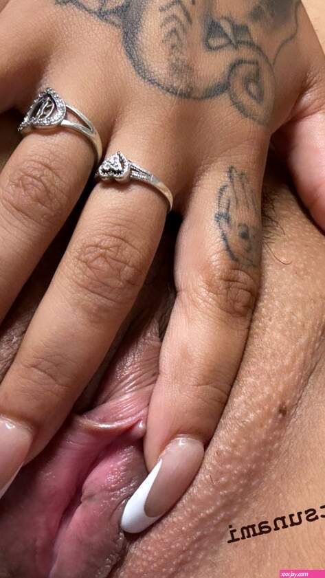 Let me spread this freshly waxed pussy for you