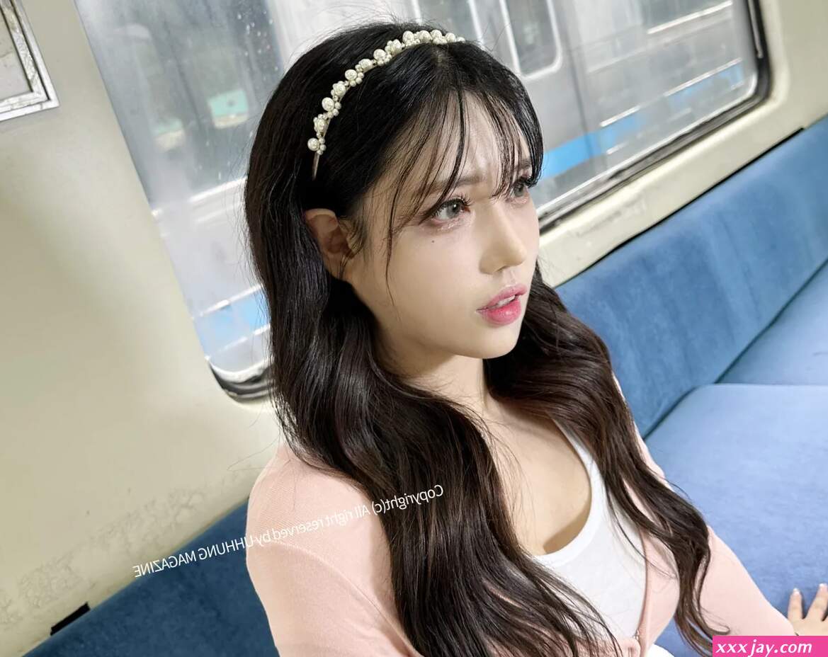 Hani UHHUNG Magazine 8220The Girlfriend on The Subway8221 Set.01