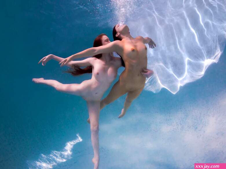 Underwater Nude 44