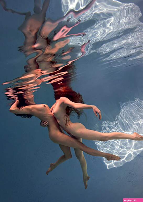 Underwater Nude 43