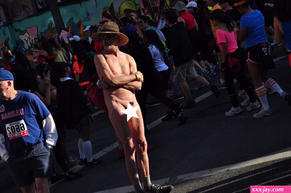 Bay to Breakers: When San Francisco Parties on the Streets!
