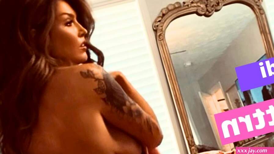 Fmottrn GORGEOUS Mom Instagram Model Biography