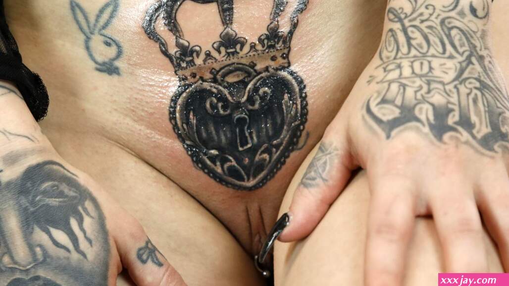 Adriana Lynn Covers Up Her Exs Name on her Pussy with Crown Tattoo