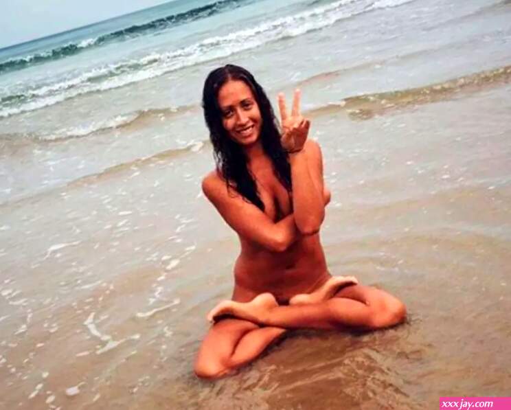 Aussie nude blogger hits back at skinny shamers